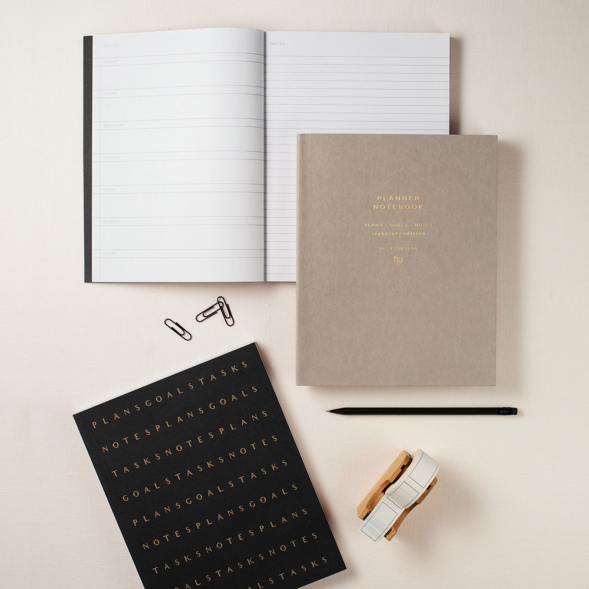 Se Letter Flow Black Signature Non-Dated Weekly Planner Notebook ...